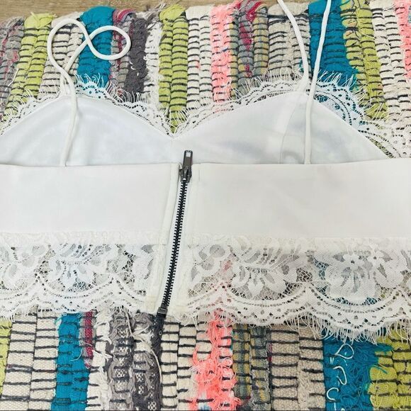 EUC Foreign Exchange White Lace Bralette Medium - Picture 5 of 7